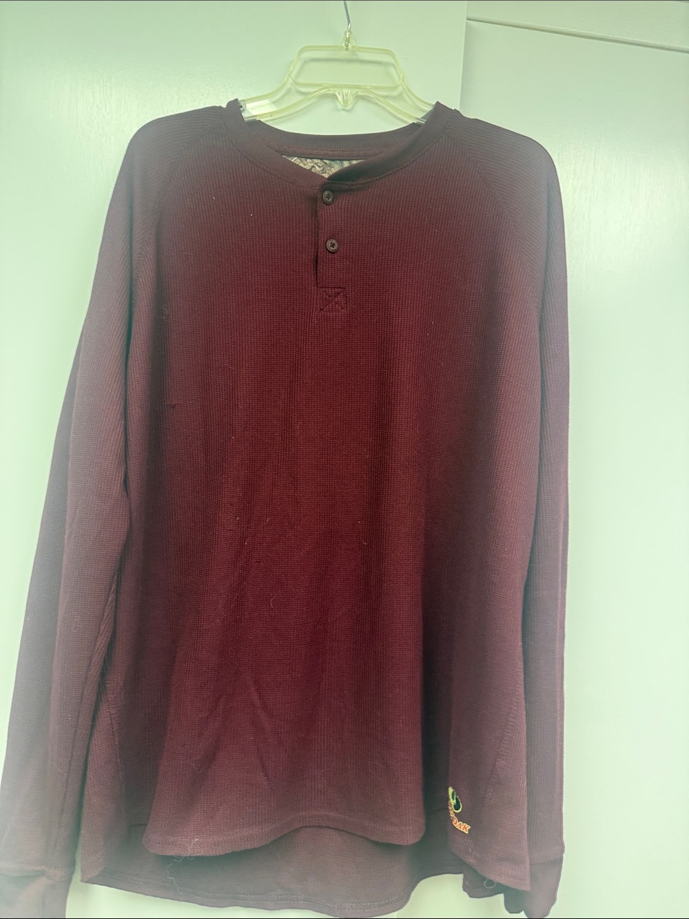 Mossy Oak Men's Long-Sleeve Henley in Burgundy